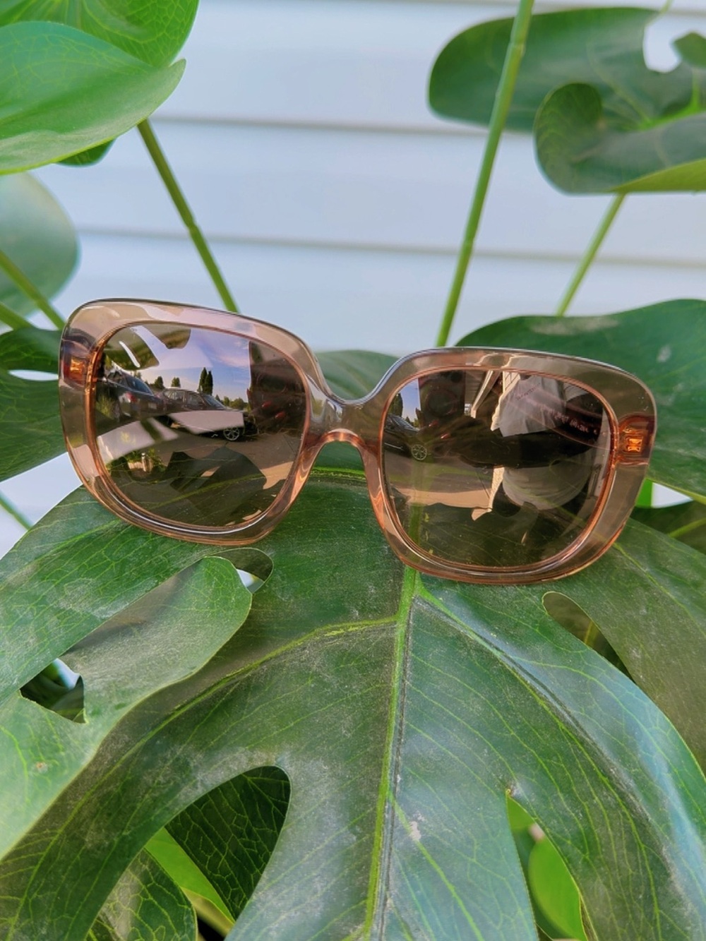 Coach Women’s Oversized Brown Gradient Sunglasses - Picture 3 of 3